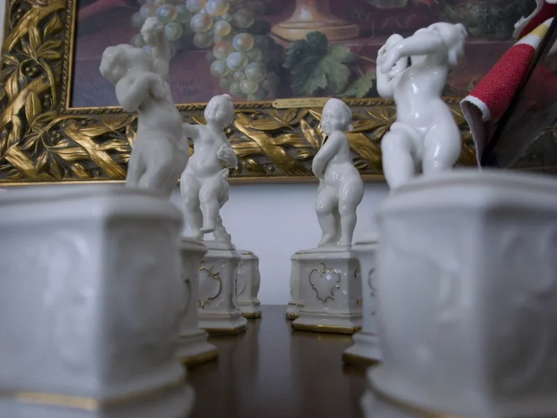 statues.webp