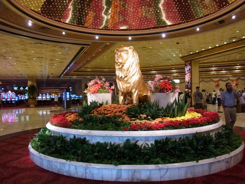 vegas_mgm_lion3.jpg