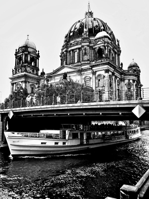 Berlin - The Spree n.er 2.jpg