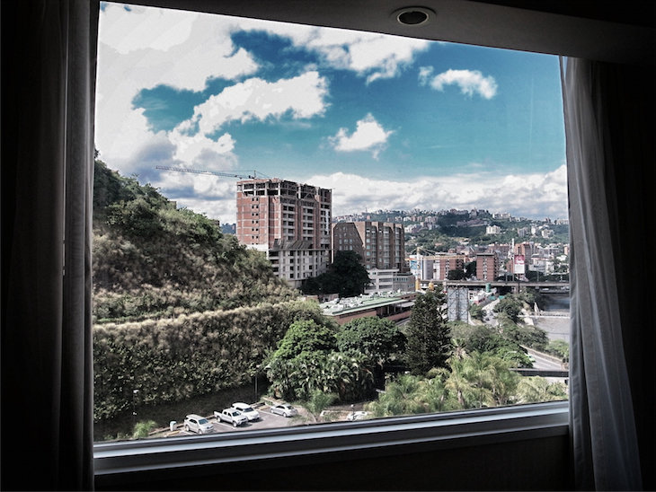 A window on Caracas_1.jpg