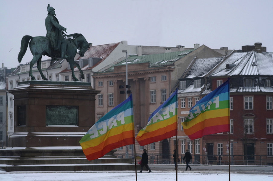 R0032176snow.jpg
