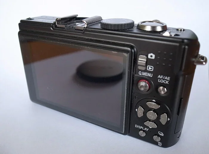 LX3BACK.webp
